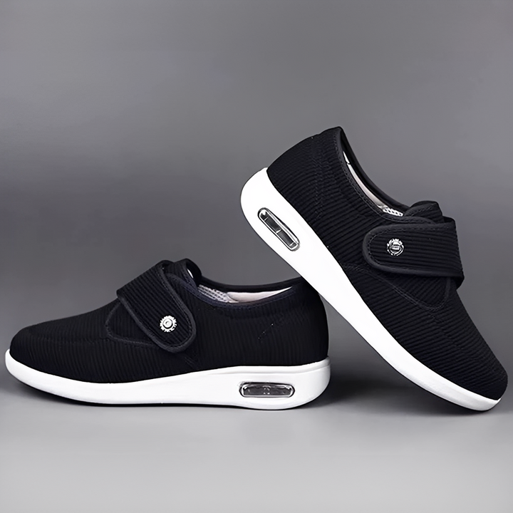 Sloane Cedar Everyday Sneakers – Black