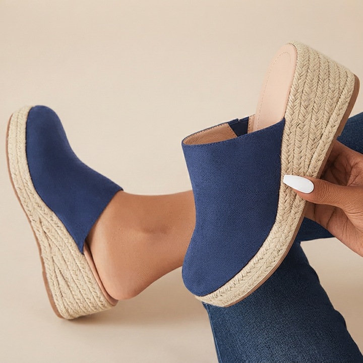 Presley Meadow Wedge Pumps – Blue