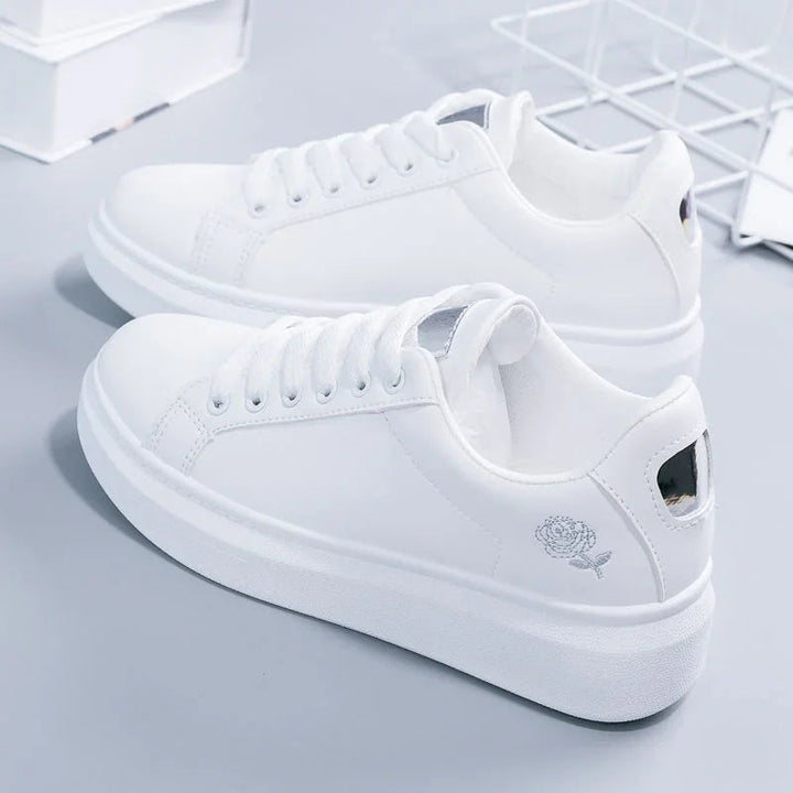 Finley Harbor Everyday Sneakers – Silver