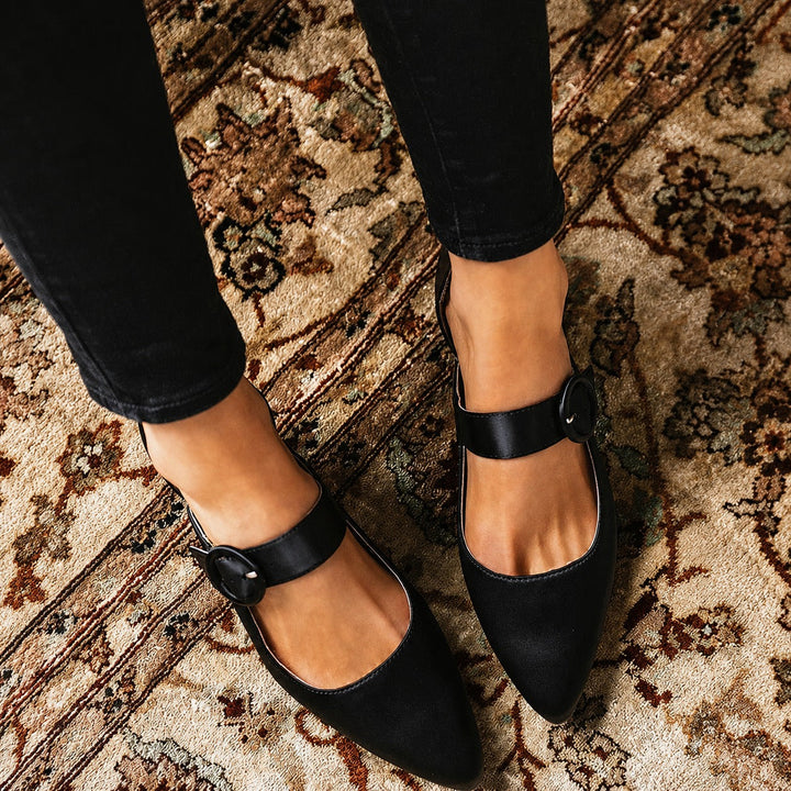 Shelby Cedar Pumps – Black