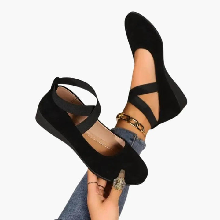 Lennon Harbor Ballet Flats – Black