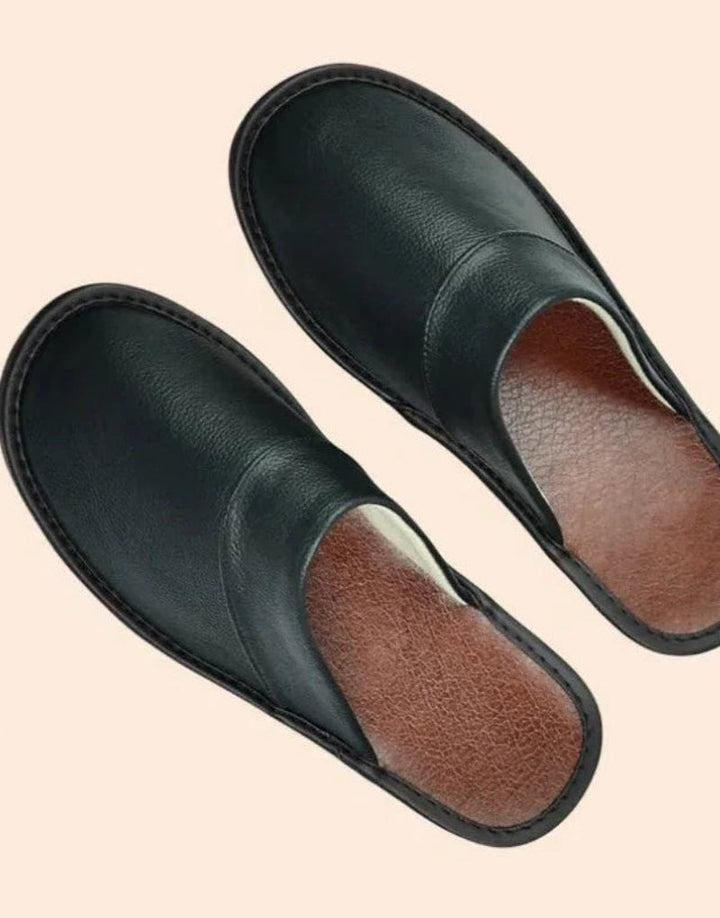 Sage Juniper Indoor Slippers – Black