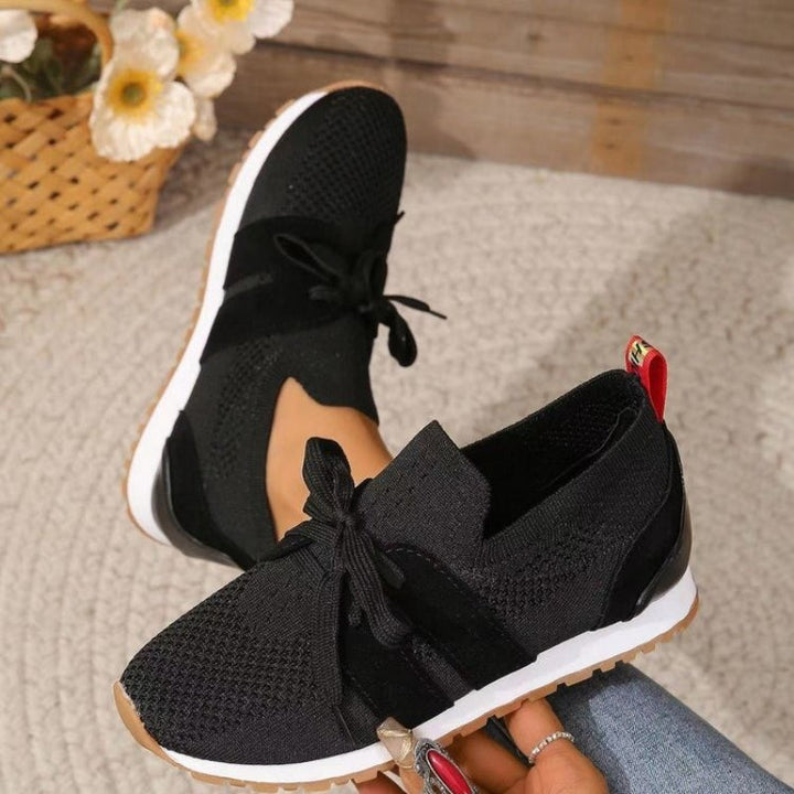 Kelsey Harbor Everyday Sneakers – Black