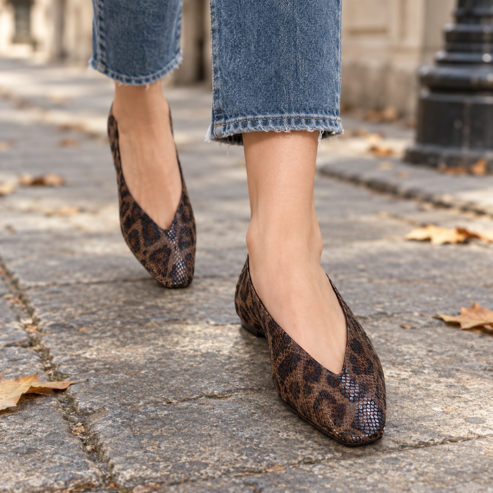 Reese Harbor Ballet Flats – Light Animal Print