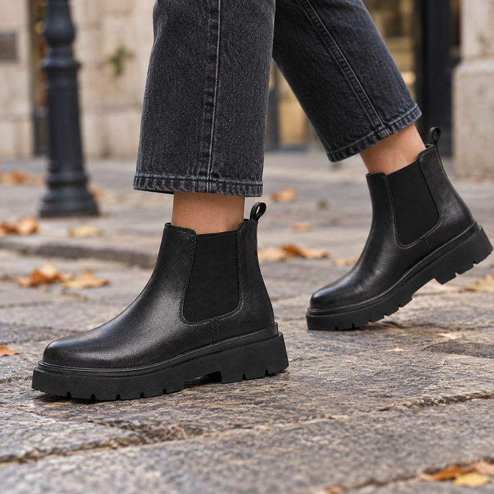 Parker Juniper Chelsea Ankle Boots – Black